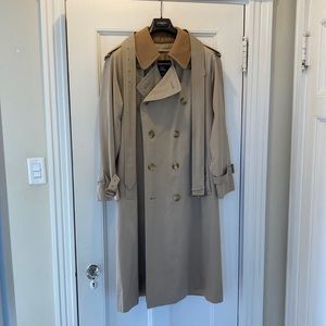 Vintage Burberry Men’s Trench Coat Camel Worsted Lining 38R
